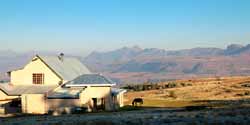 Vergezient Mountain Retreat - Northern Drakensberg accommodation overlooking Royal Natal National Park and the Amphitheatre